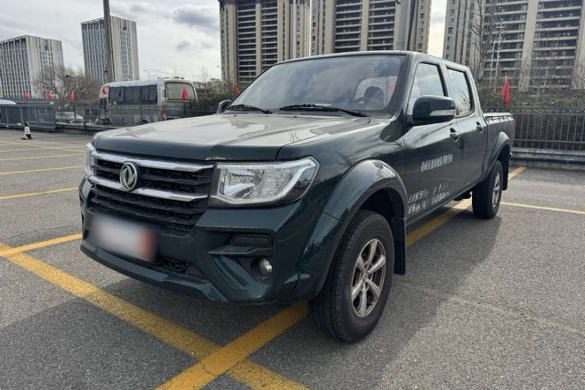 Used Dongfeng Ruichi 2023 2.4T Diesel Two-Wheel Drive Business Edition Long Cargo Bed YCY24165-61 Front Left 45 Deg
