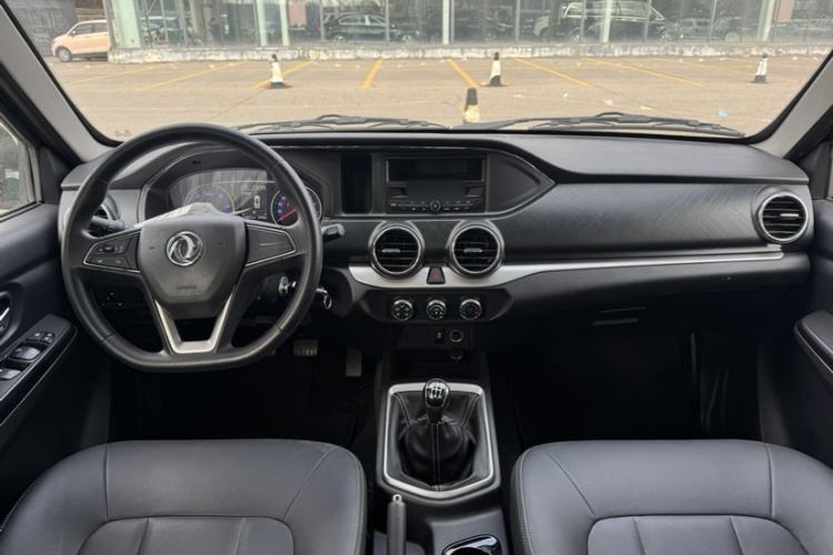 Used Dongfeng Ruichi 2023 2.4T Diesel Two-Wheel Drive Business Edition Long Cargo Bed YCY24165-61 Interior 1