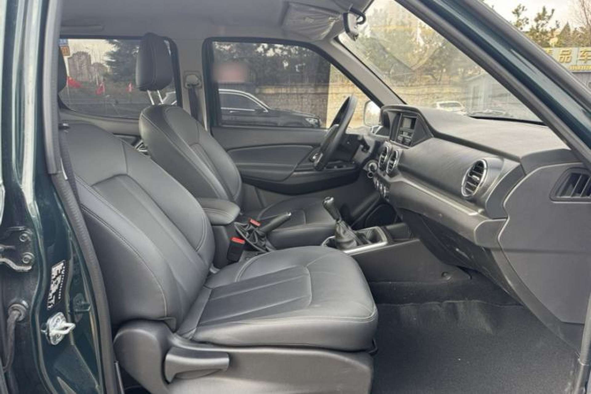 Used Dongfeng Ruichi 2023 2.4T Diesel Two-Wheel Drive Business Edition Long Cargo Bed YCY24165-61 Interior 2