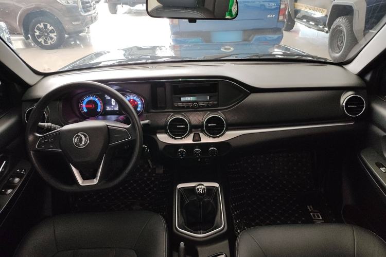 Used Dongfeng Ruichi 2023 2.4T Diesel Two-Wheel Drive Base Version YCY24165-61 Interior 2