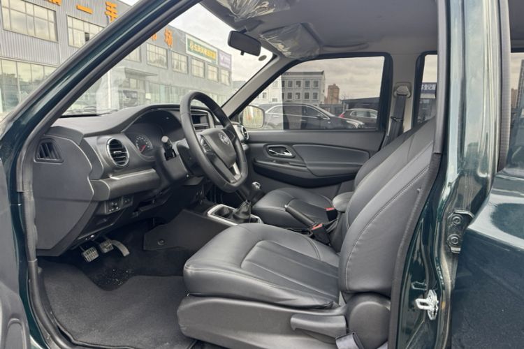 Used Dongfeng Ruichi 2023 2.4T Diesel Two-Wheel Drive Business Edition Long Cargo Bed YCY24165-61 Interior 6