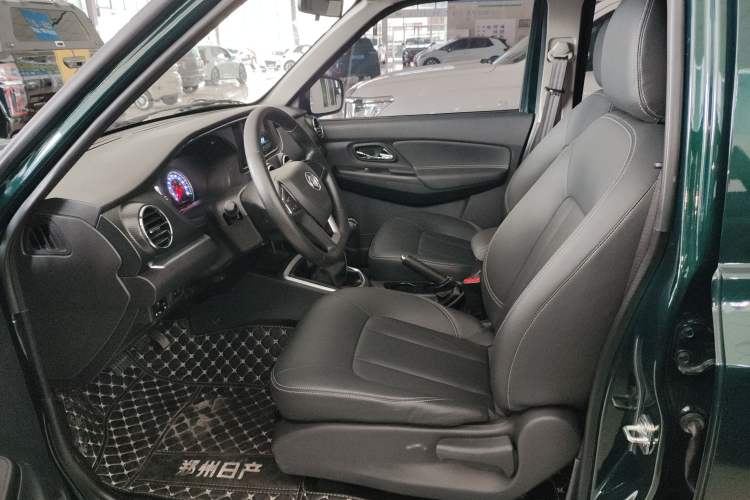 Used Dongfeng Ruichi 2023 2.4T Diesel Two-Wheel Drive Base Version YCY24165-61 Left Front Seat
