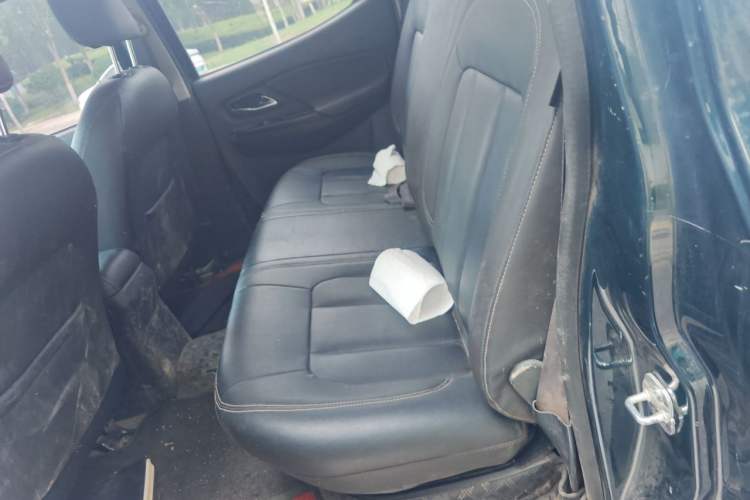 Used Dongfeng Ruichi 2023 2.4L Gasoline Two-Wheel Drive Base Version with Long Cargo Bed 2TZH Left Rear Seat