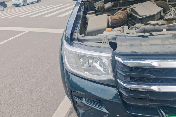 Used Dongfeng Ruichi 2023 2.4L Gasoline Two-Wheel Drive Base Version with Long Cargo Bed 2TZH Right Front Headlight