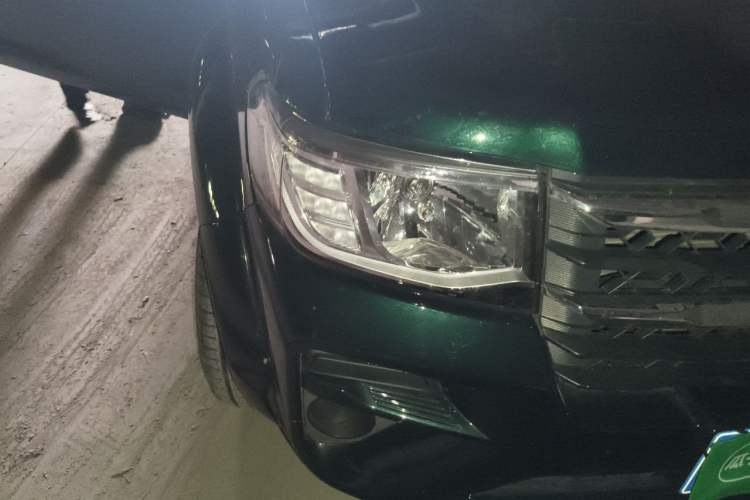 Used Dongfeng Ruichi 2023 2.4L Gasoline Two-Wheel-Drive Base Model for Entrepreneurship Model 2TZH Right Front Headlight