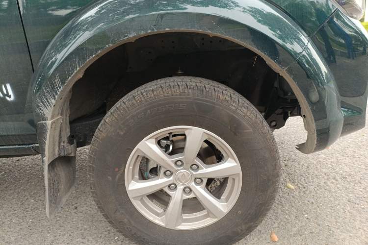 Used Dongfeng Ruichi 2023 2.4T Diesel Two-Wheel Drive Business Edition Long Cargo Bed YCY24165-61 Right Front Wheel Hub