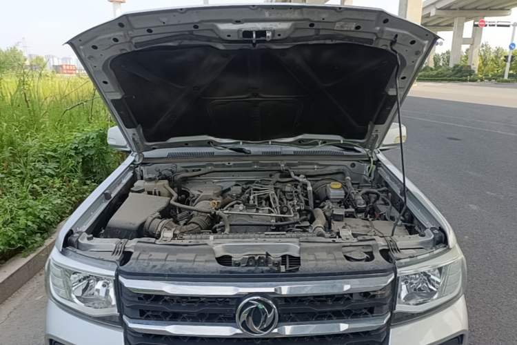 Used Dongfeng Ruichi 2023 2.4T Diesel Two-Wheel Drive Business Edition Long Cargo Bed YCY24165-61 Engine Bay
