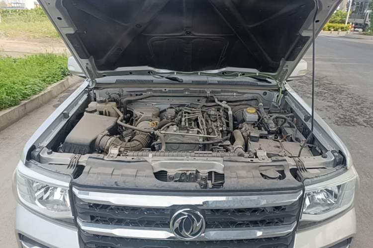 Used Dongfeng Ruichi 2023 2.4T Diesel Two-Wheel Drive Business Edition Long Cargo Bed YCY24165-61 Engine Bay