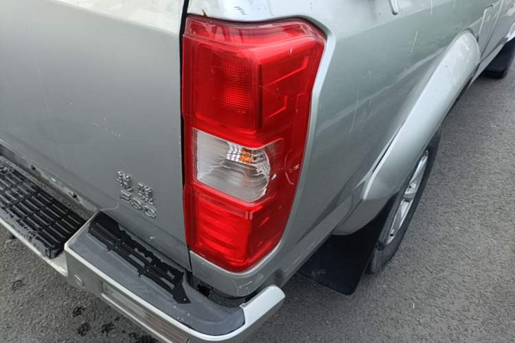 Used Dongfeng Ruichi 2023 2.4T Diesel Two-Wheel Drive Business Edition Long Cargo Bed YCY24165-61 Exterior 3