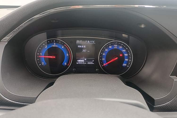 Used Dongfeng Ruichi 2023 2.4T Diesel Two-Wheel Drive Business Edition Long Cargo Bed YCY24165-61 Instrument Cluster