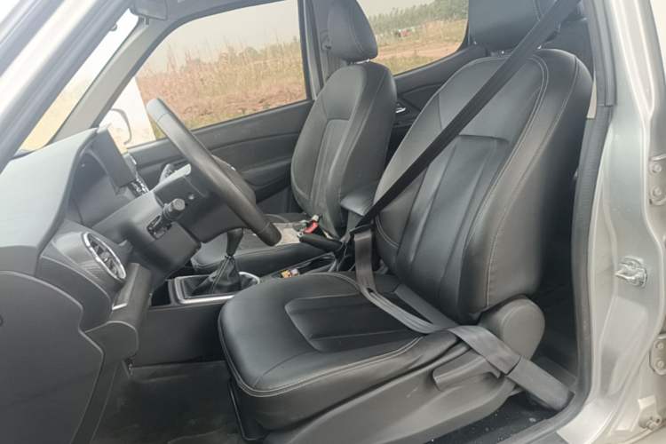Used Dongfeng Ruichi 2023 2.4T Diesel Two-Wheel Drive Business Edition Long Cargo Bed YCY24165-61 Left Front Seat