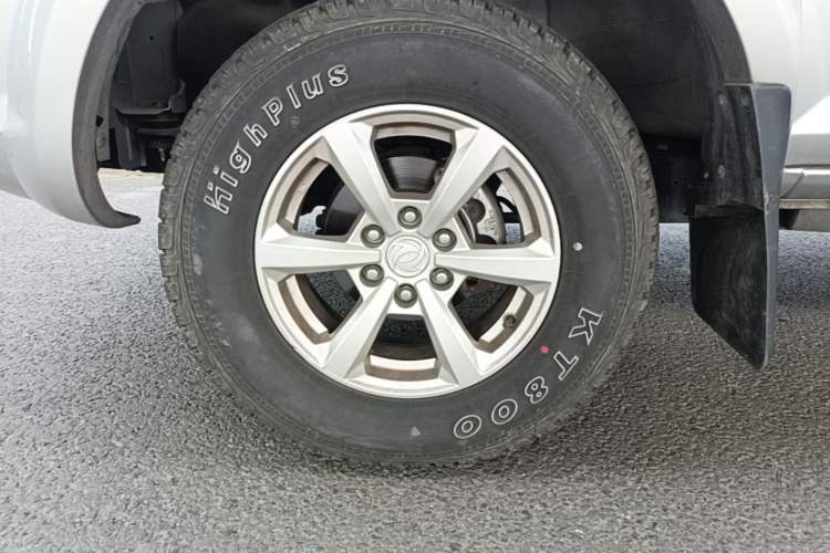 Used Dongfeng Ruichi 2023 2.4T Diesel Two-Wheel Drive Business Edition Long Cargo Bed YCY24165-61 Left Front Wheel Hub