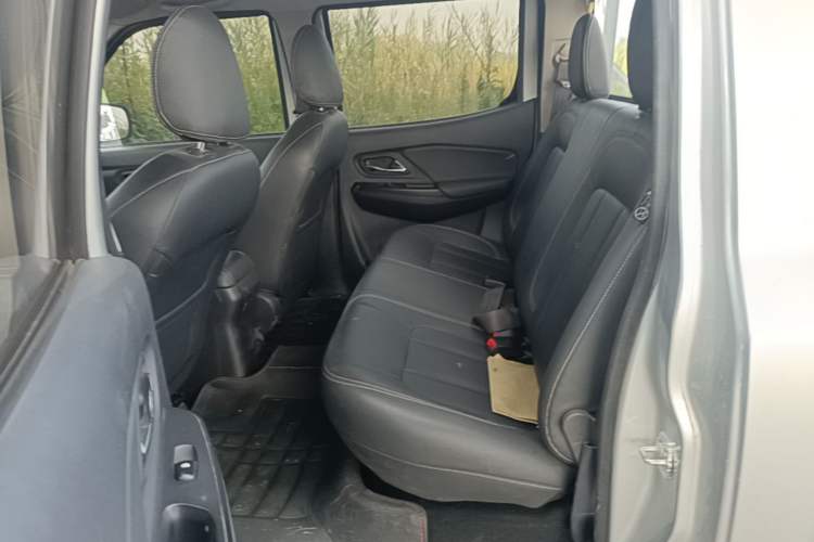 Used Dongfeng Ruichi 2023 2.4T Diesel Two-Wheel Drive Business Edition Long Cargo Bed YCY24165-61 Left Rear Seat