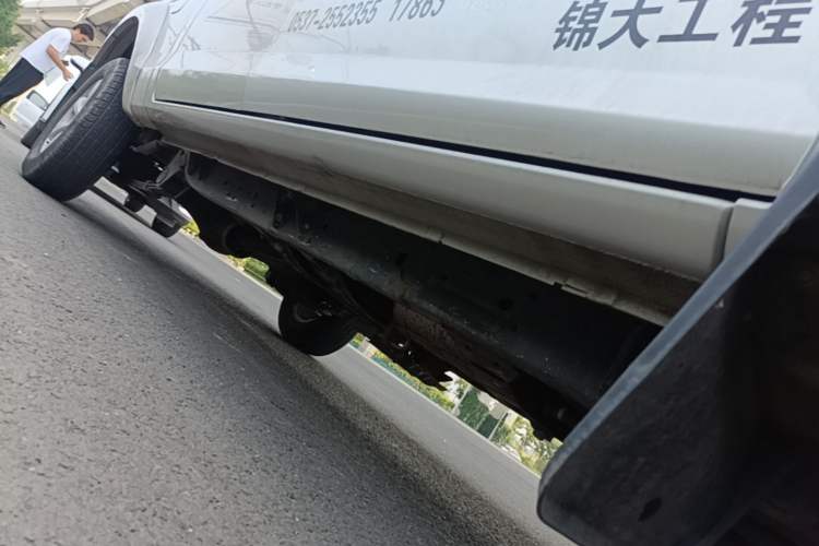 Used Dongfeng Ruichi 2023 2.4T Diesel Two-Wheel Drive Business Edition Long Cargo Bed YCY24165-61 Right Side Sill