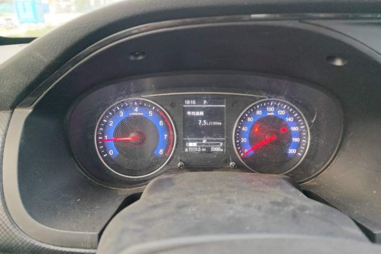 Used Dongfeng Ruichi 2025 Model 2.4L Gasoline Two-Wheel-Drive Entrepreneur Edition—Base Model Instrument Cluster
