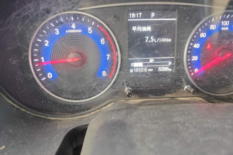 Used Dongfeng Ruichi 2025 Model 2.4L Gasoline Two-Wheel-Drive Entrepreneur Edition—Base Model Odometer Close Up