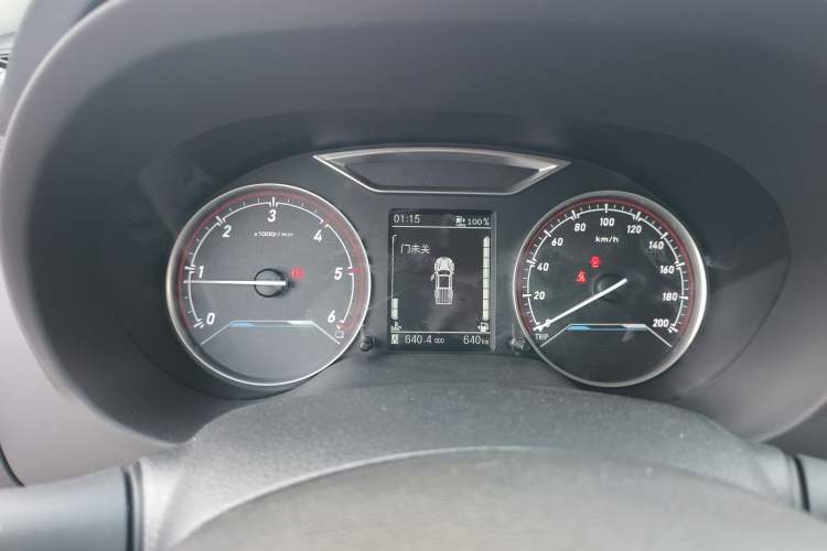 Used Dongfeng Ruichi 2026 Model 2.3T Diesel Four-Wheel Drive Manual Long-Box Flatbed Instrument Cluster