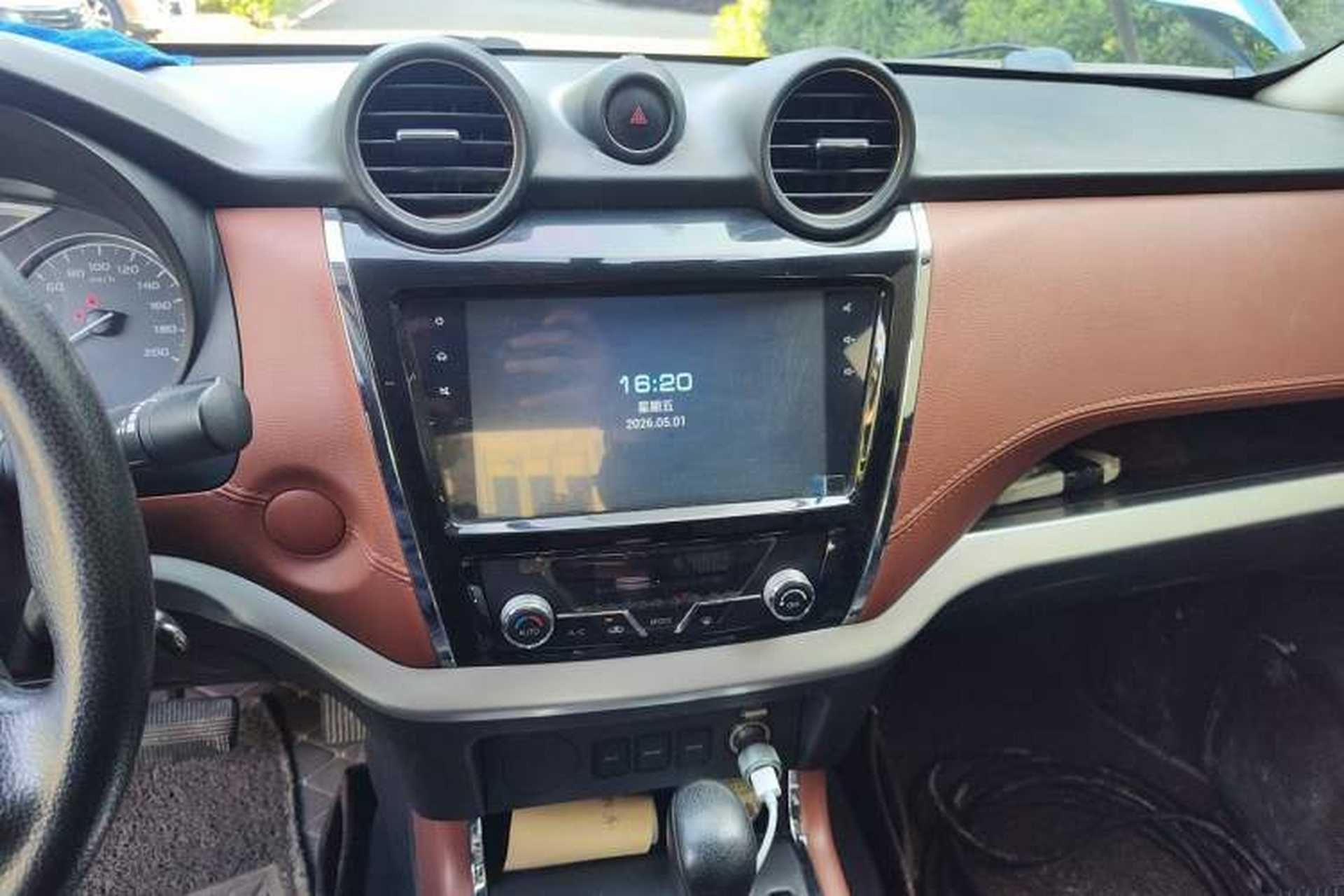 Used Dongfeng Ruichi 6 2019 2.5T Automatic Two-Wheel Drive Diesel Luxury ZD25T5 Audio And AC Panel