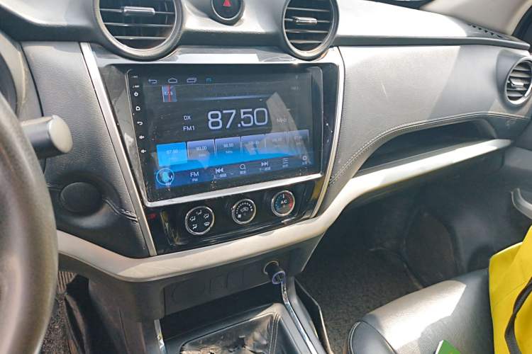 Used Dongfeng Ruichi 6 2019 2.5T Manual Two-Wheel Drive Diesel Standard Version ZD25T5 Audio And AC Panel
