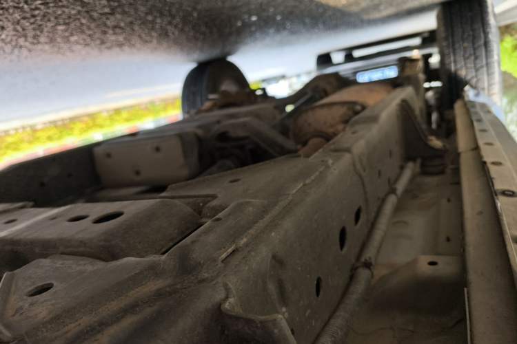 Used Dongfeng Ruichi 6 2019 2.5T Manual Two-Wheel Drive Diesel Standard Version ZD25T5 Chassis Front Right