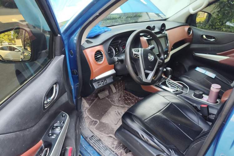Used Dongfeng Ruichi 6 2019 2.5T Automatic Two-Wheel Drive Diesel Luxury ZD25T5 Driver Seat