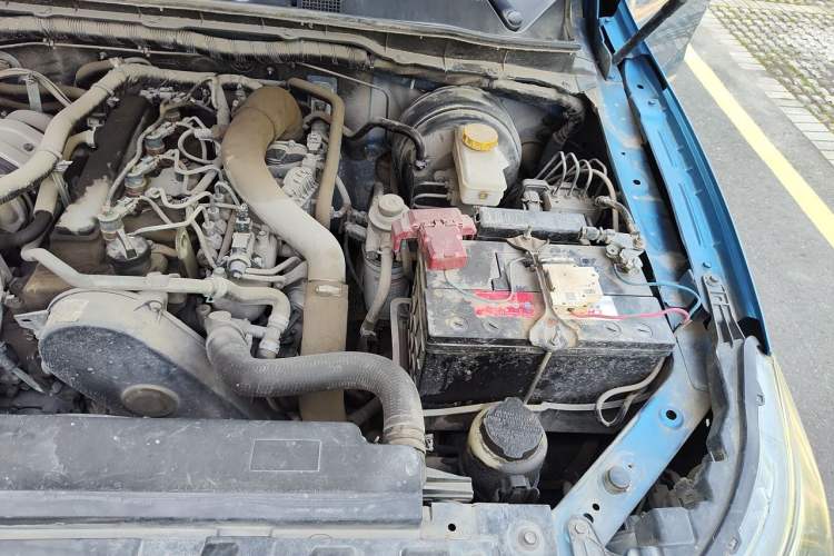 Used Dongfeng Ruichi 6 2019 2.5T Automatic Two-Wheel Drive Diesel Luxury ZD25T5 Engine Bay Left