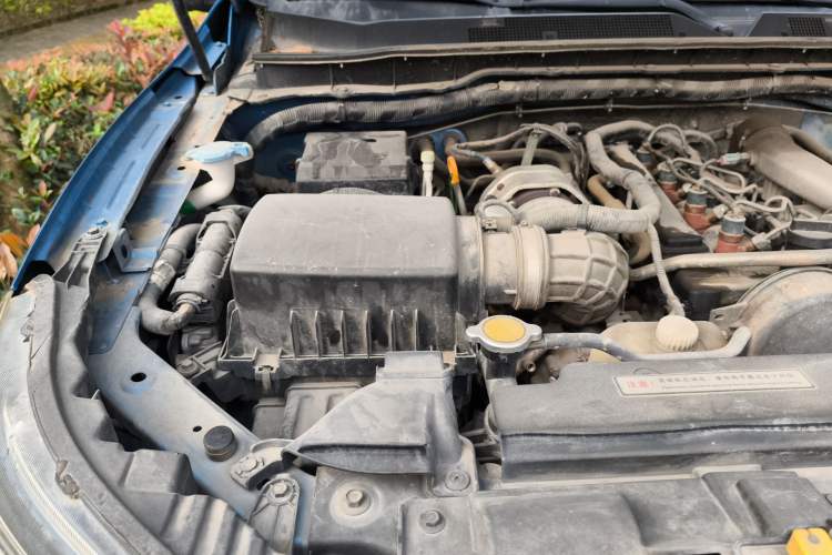 Used Dongfeng Ruichi 6 2019 2.5T Manual Two-Wheel Drive Diesel Standard Version ZD25T5 Engine Bay Right
