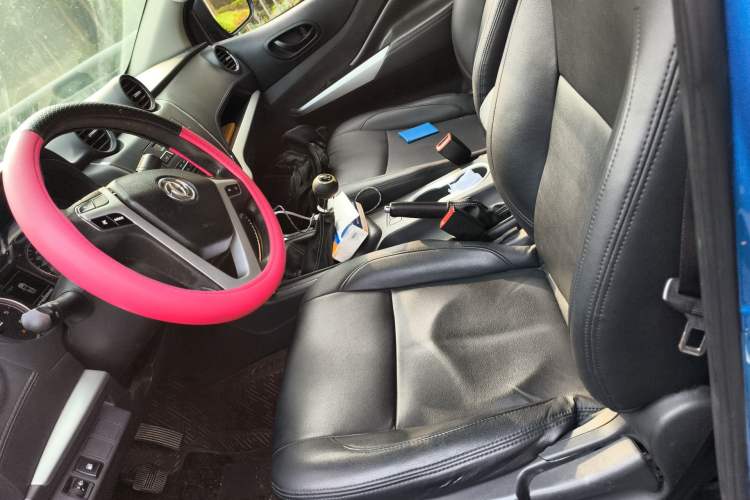 Used Dongfeng Ruichi 6 2019 2.5T Manual Two-Wheel Drive Diesel Standard Version ZD25T5 Left Front Seat