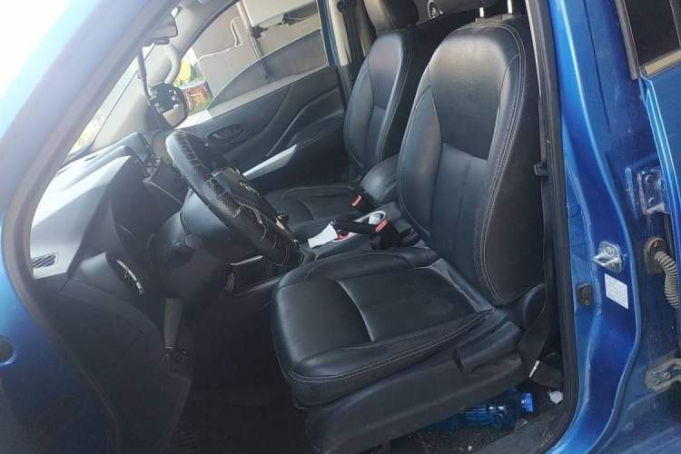 Used Dongfeng Ruichi 6 2019 2.5T Manual Two-Wheel Drive Diesel Standard Version ZD25T5 Left Front Seat