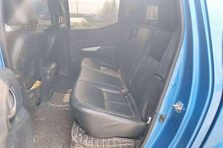 Used Dongfeng Ruichi 6 2019 2.5T Manual Two-Wheel Drive Diesel Standard Version ZD25T5 Left Rear Seat