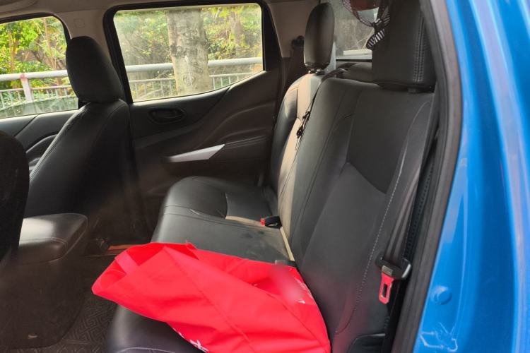 Used Dongfeng Ruichi 6 2019 2.5T Manual Two-Wheel Drive Diesel Standard Version ZD25T5 Left Rear Seat