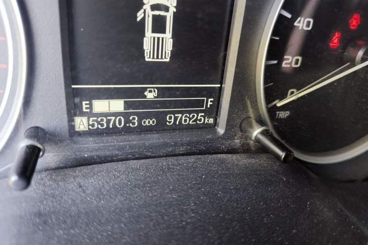 Used Dongfeng Ruichi 6 2019 2.5T Automatic Two-Wheel Drive Diesel Luxury ZD25T5 Odometer Close Up