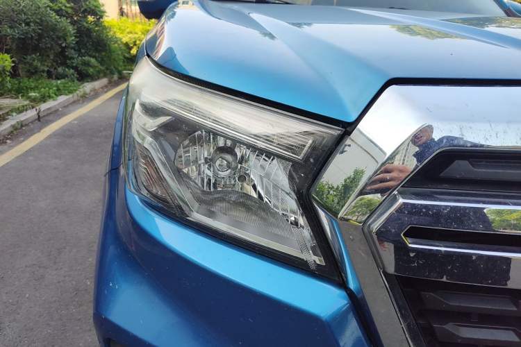 Used Dongfeng Ruichi 6 2019 2.5T Automatic Two-Wheel Drive Diesel Luxury ZD25T5 Right Front Headlight