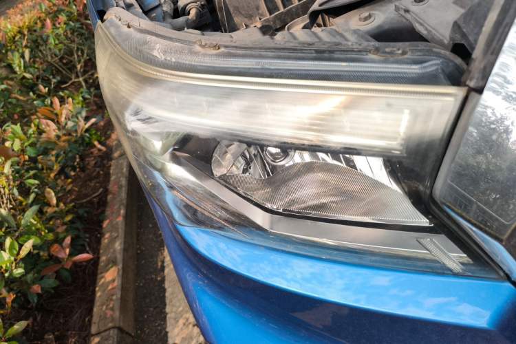 Used Dongfeng Ruichi 6 2019 2.5T Manual Two-Wheel Drive Diesel Standard Version ZD25T5 Right Front Headlight