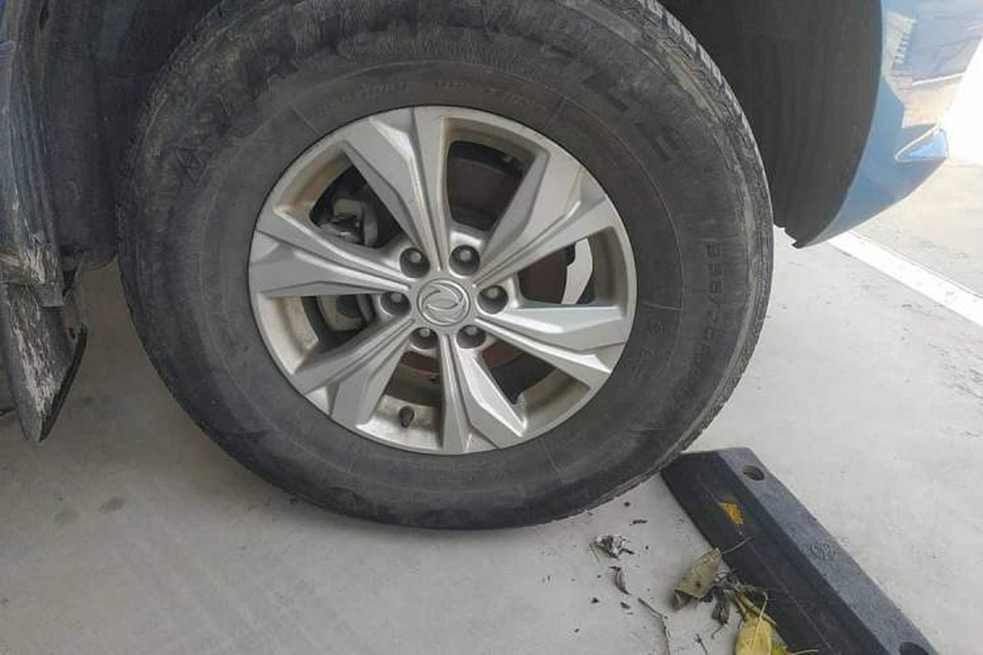 Used Dongfeng Ruichi 6 2019 2.5T Manual Two-Wheel Drive Diesel Standard Version ZD25T5 Right Front Wheel Hub