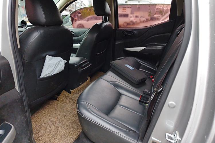Used Dongfeng Ruichi 6 2019 2.5T Manual Two-Wheel Drive Diesel Standard Version ZD25T5 Left Rear Seat