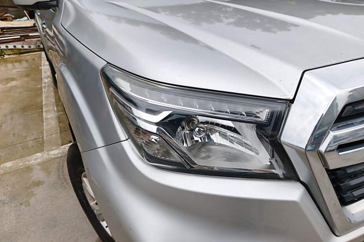Used Dongfeng Ruichi 6 2019 2.5T Manual Two-Wheel Drive Diesel Standard Version ZD25T5 Right Front Headlight