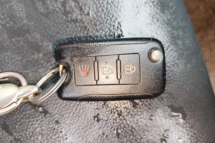 Used Dongfeng Ruichi 6 2019 2.5T Manual Two-Wheel Drive Diesel Standard Version ZD25T5 Vehicle Key