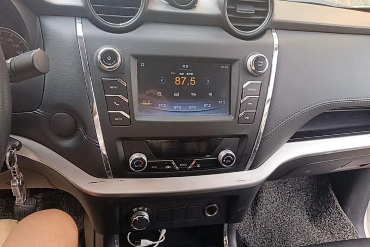 Used Dongfeng Ruichi 6 2019 2.4L Manual 4x4 Gasoline Standard Version China VI Emission Standard 2TZD Audio And AC Panel