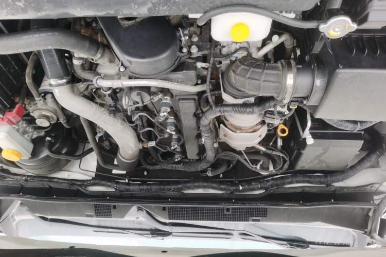 Used Dongfeng Ruichi 6 2019 2.5T Manual 4x4 Diesel Standard Version ZD25T5 Engine Bay