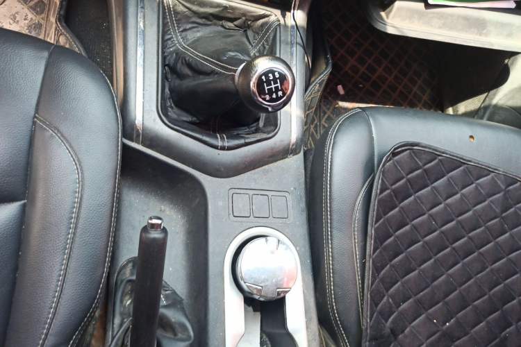 Used Dongfeng Ruichi 6 2019 2.4L Manual 4x4 Gasoline Standard Version 2TZD Gear Lever