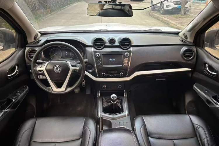 Used Dongfeng Ruichi 6 2019 2.5T Manual 4x4 Diesel Standard Version ZD25T5 Interior 1