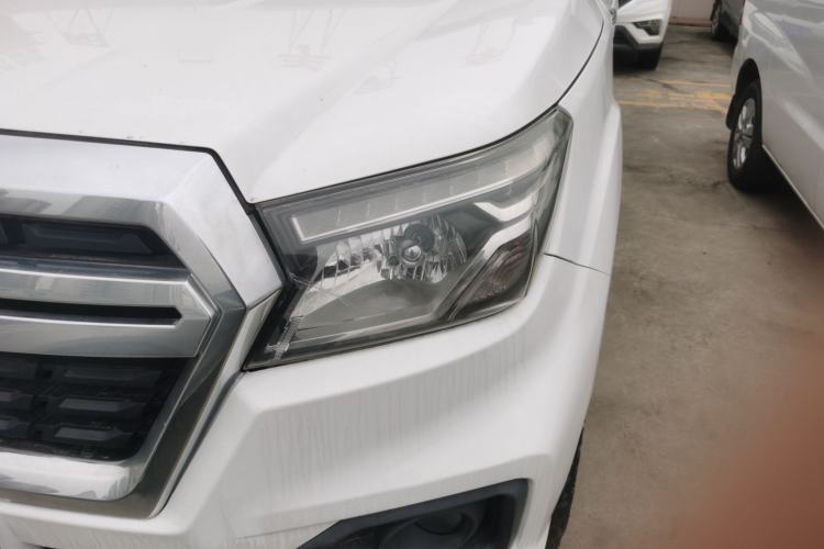 Used Dongfeng Ruichi 6 2019 2.5T Manual 4x4 Diesel Standard Version ZD25T5 Left Front Headlight