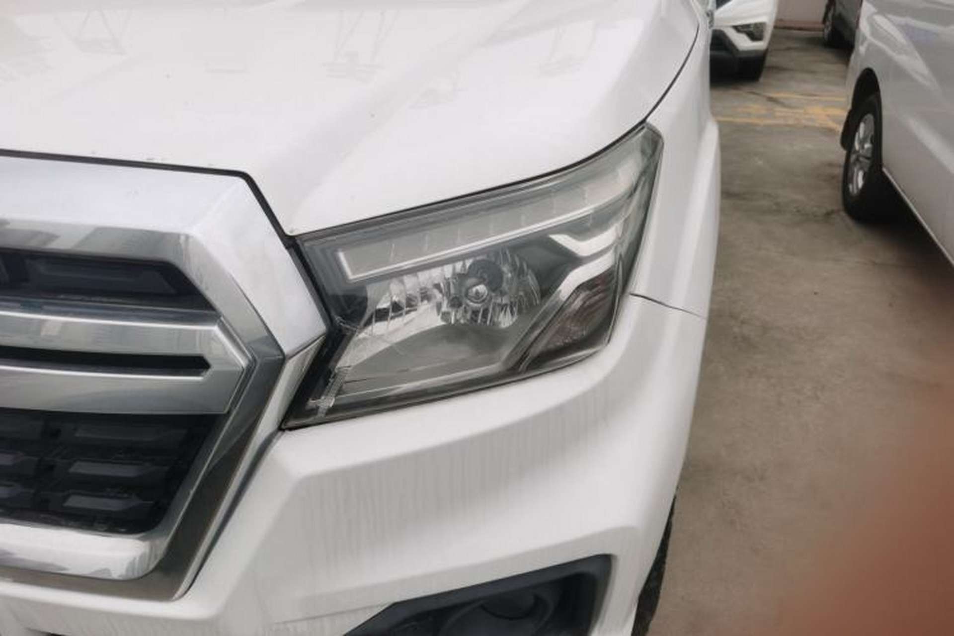 Used Dongfeng Ruichi 6 2019 2.5T Manual 4x4 Diesel Standard Version ZD25T5 Left Front Headlight