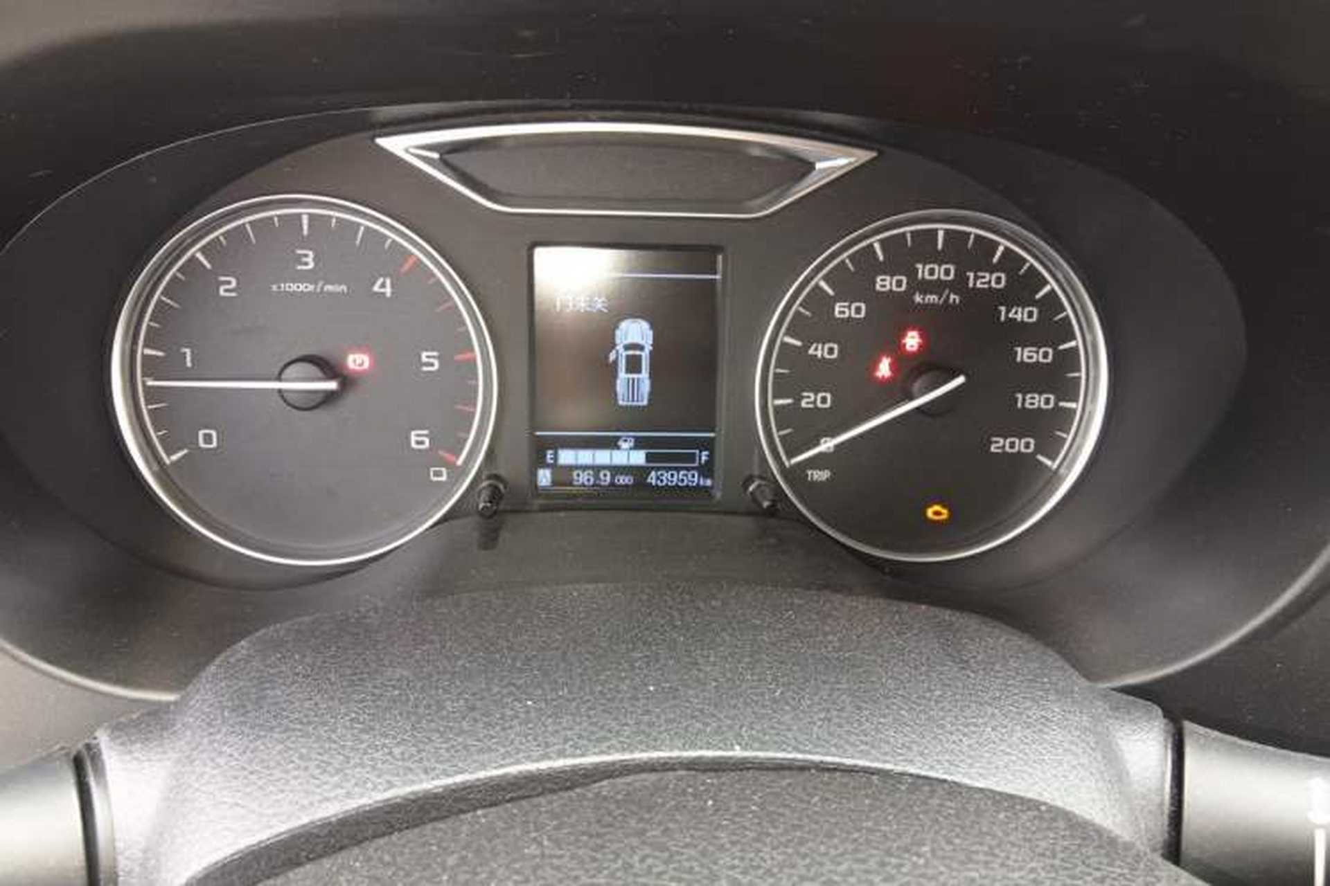 Used Dongfeng Ruichi 6 2019 2.5T Manual 4x4 Diesel Standard Version ZD25T5 Odometer Close Up