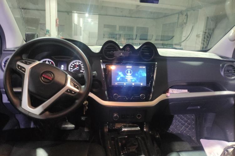 Used Dongfeng Ruichi 6 2020 2.3T Automatic All-Wheel Drive Diesel Luxury Version China VI Standard M9T Center Console
