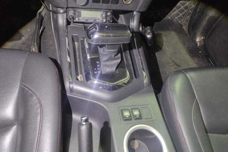 Used Dongfeng Ruichi 6 2020 2.3T Automatic All-Wheel Drive Diesel Luxury Version China VI Standard M9T Gear Lever