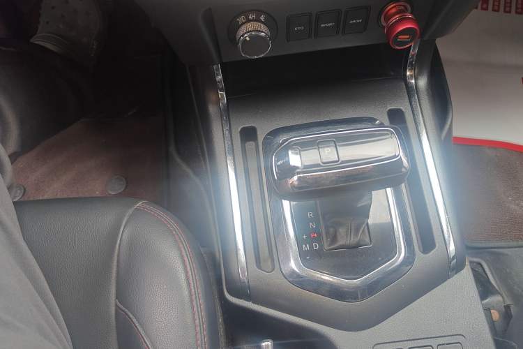 Used Dongfeng Ruichi 6 2020 2.3T Automatic All-Wheel-Drive Diesel Off-Road Version M9T Gear Lever