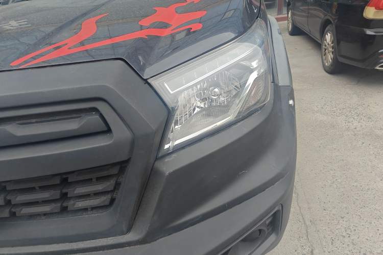 Used Dongfeng Ruichi 6 2020 2.3T Automatic All-Wheel-Drive Diesel Off-Road Version M9T Left Front Headlight