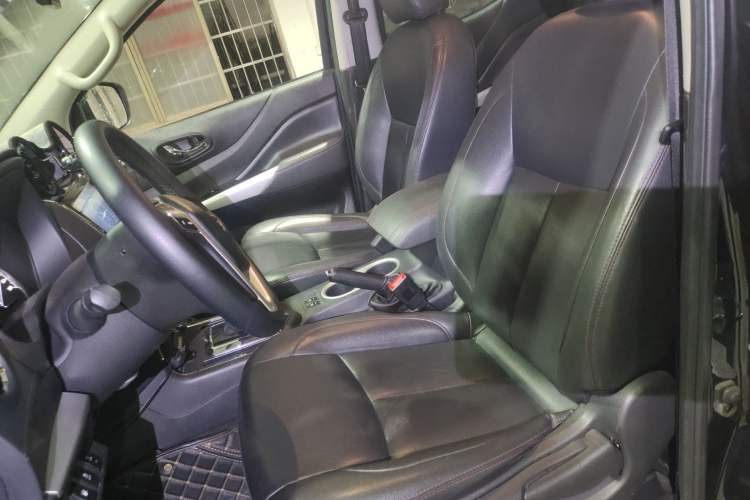 Used Dongfeng Ruichi 6 2020 2.3T Automatic All-Wheel Drive Diesel Luxury Version China VI Standard M9T Left Front Seat